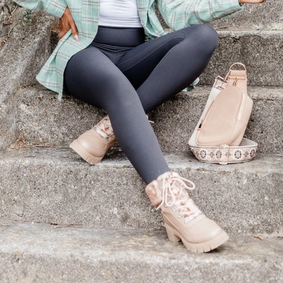 Tan Fur Combat Boots. Never Worn. NWOT - Picture 4 of 4